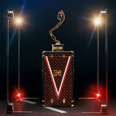louis vuitton trophy trunk